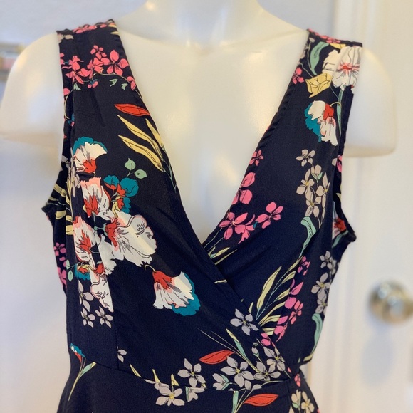 Dress - Picture 3 of 6